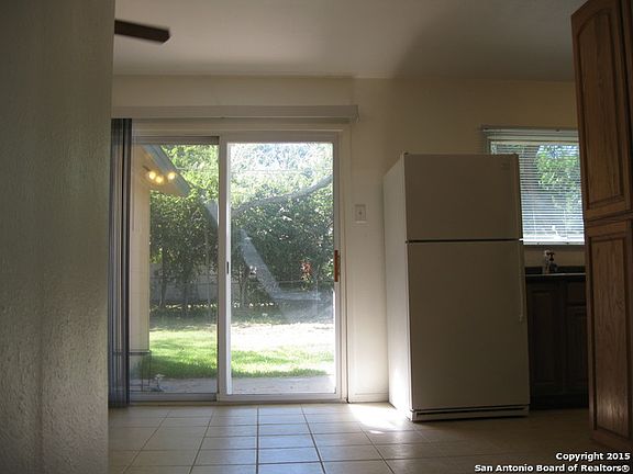 4th image of 3022 Woodcliffe St