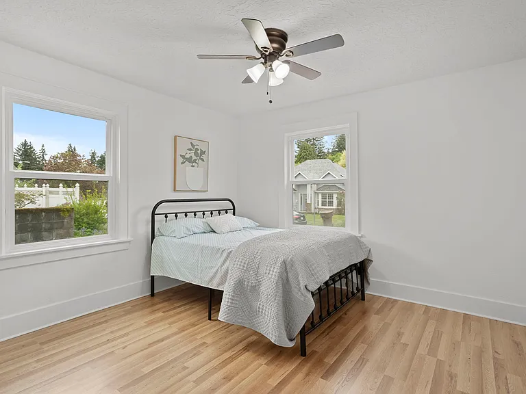 1346 NW Couch St — Photo 4