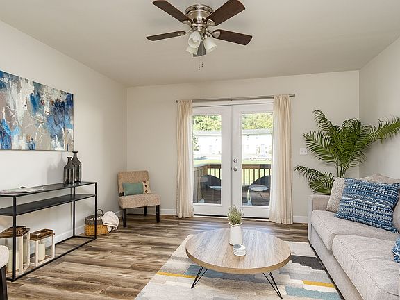 Living room_06052023