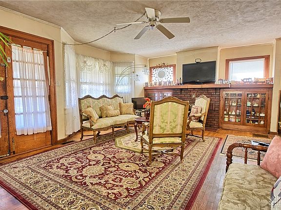 5th image of 45 S Sperling Ave