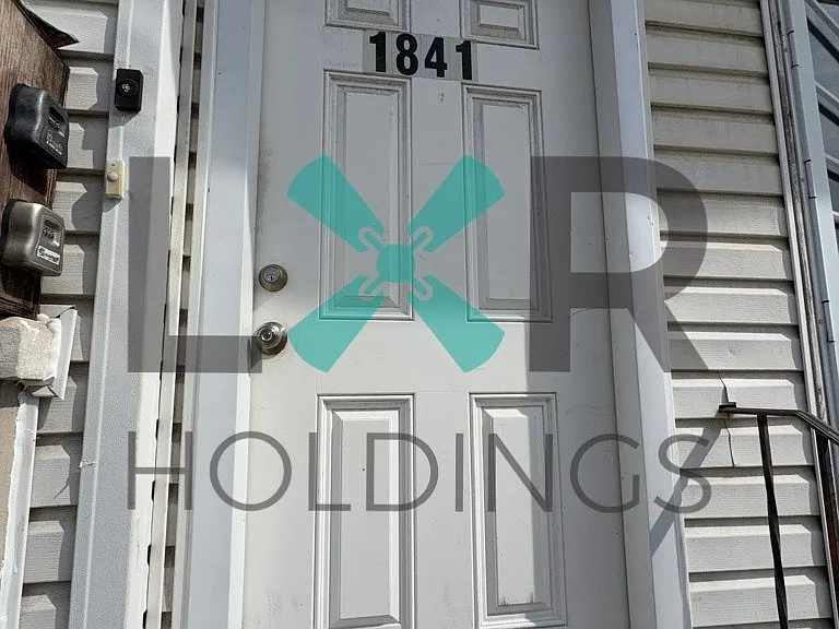 1841 W Erie Ave #1 — Photo 5