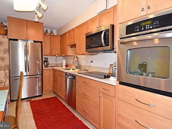 4th image of 5904 Mount Eagle Dr APT 716