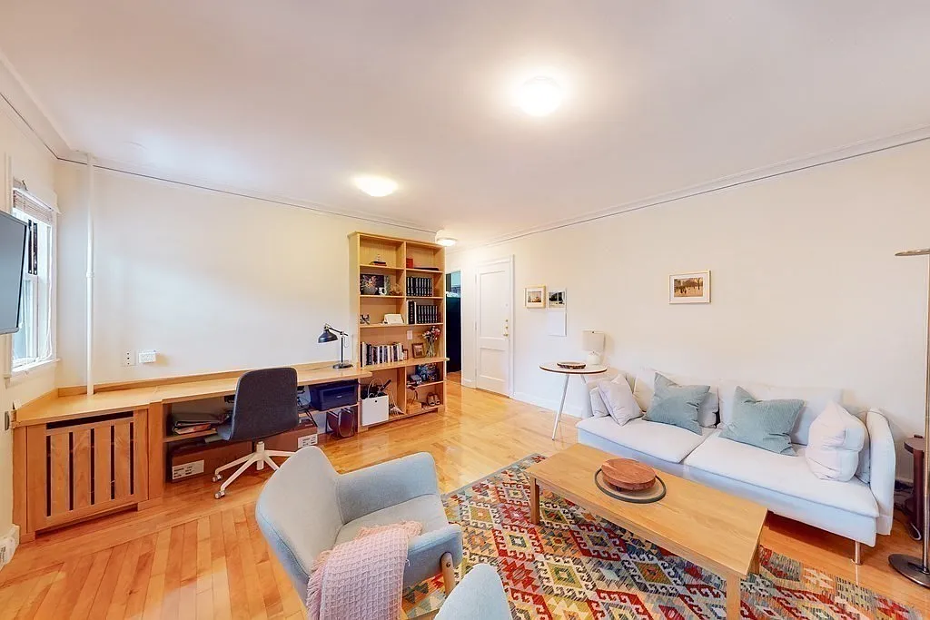 Building Photo - 36 Ash St #204