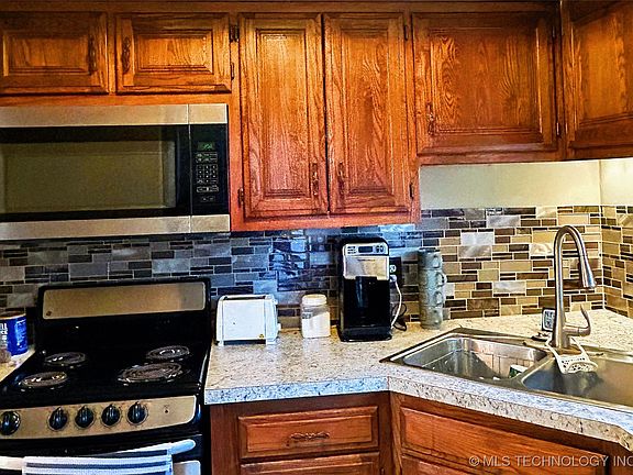 5th image of 3350 W Washington St #23