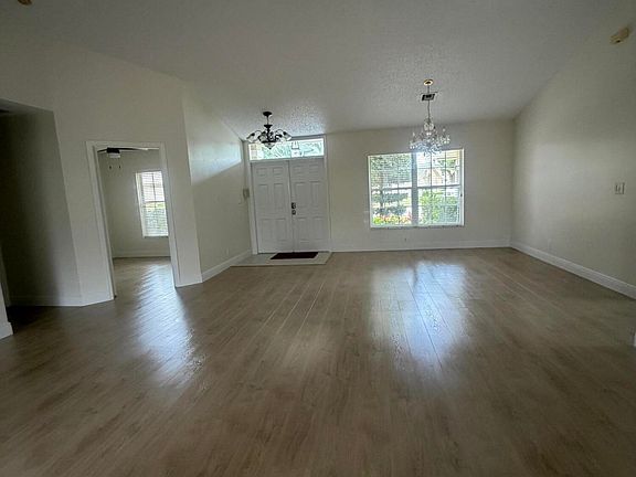 4th image of 1401 Hideaway Bnd