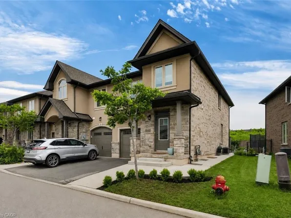 98 Shoreview Pl #27, Hamilton, ON L8E 0J4
