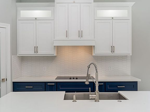 4th image of 2621 W Chesterfield Ave