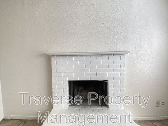 5th image of 6808 Trail Lake Dr Unit A