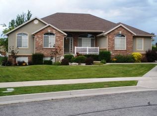 1444 Flint Ct, Kaysville, UT 84037