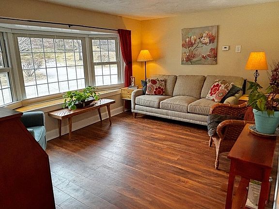 2nd image of 9 S Pond Rd