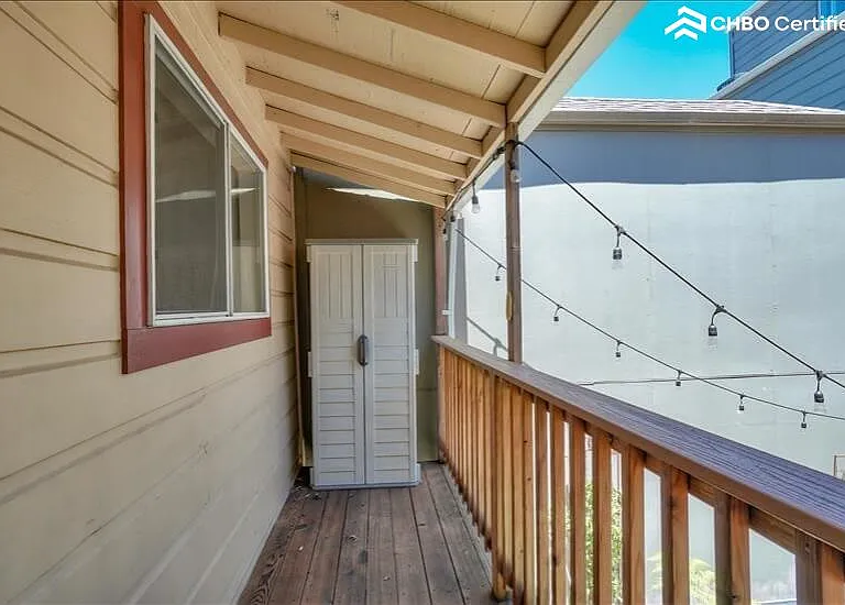 556 Vermont St — Photo 18