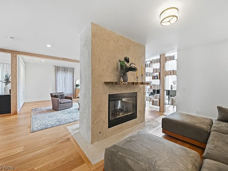 1440 W 57th St — Photo 18