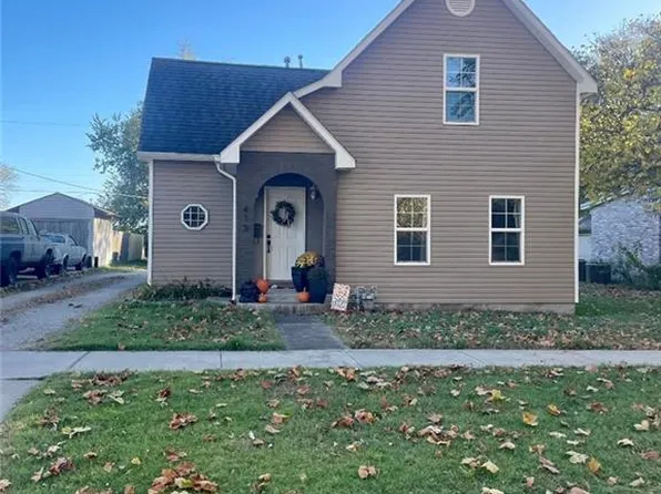 413 E 6th St, Cherryvale, KS 67335