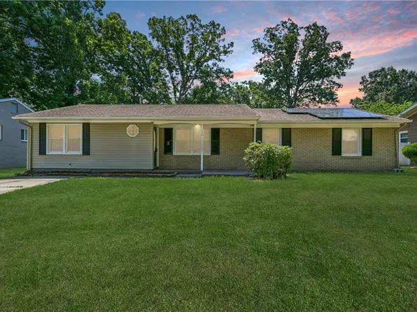 134 Saint Stephens Dr, Newport News, VA 23602