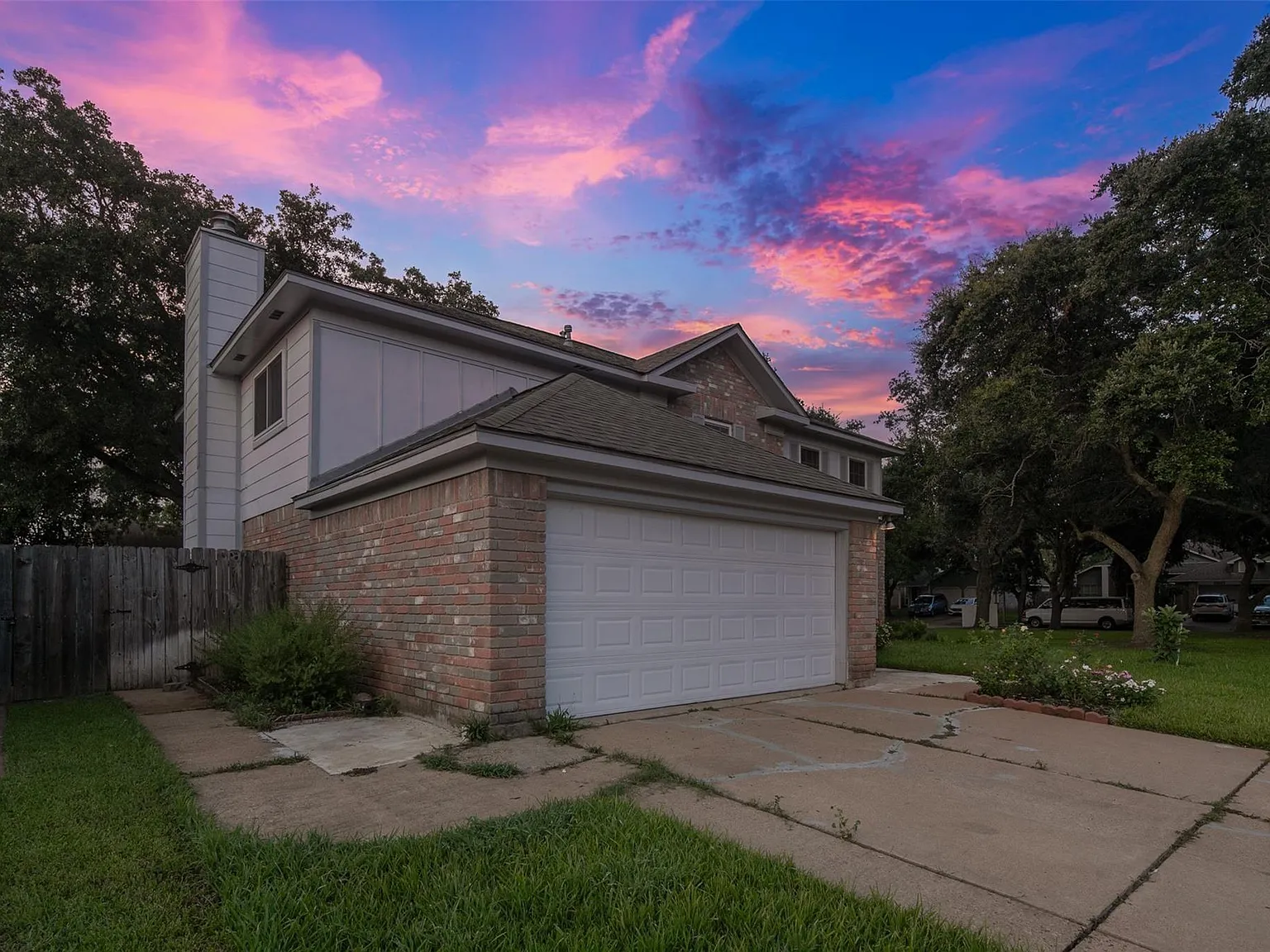 4 bed, 2.5 bath, 2356 sqft, $2,350 — Photo 3