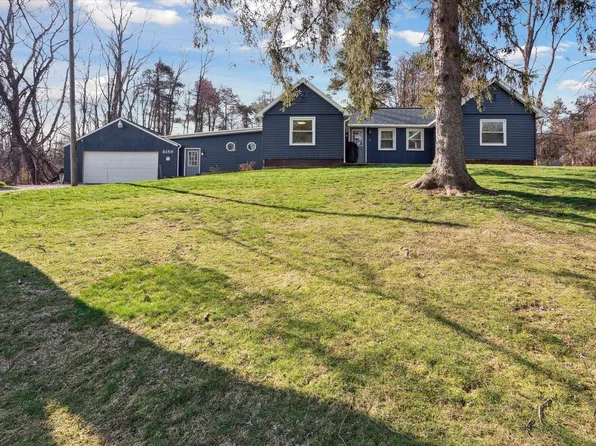 8159 Stadium Dr, Kalamazoo, MI 49009