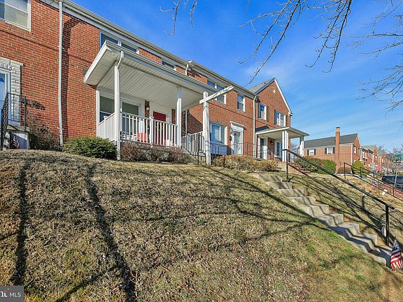 4th image of 220 Altamont Ave