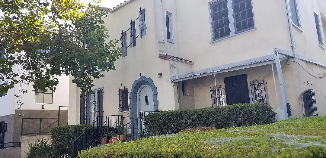 2 bed, 900 sqft, $3,399 — Photo 1