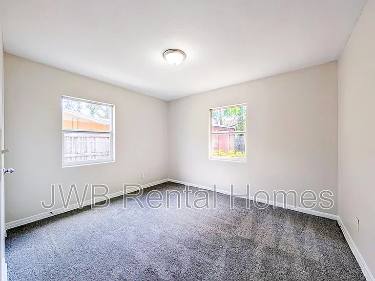 2817 Mars Ave — Photo 7