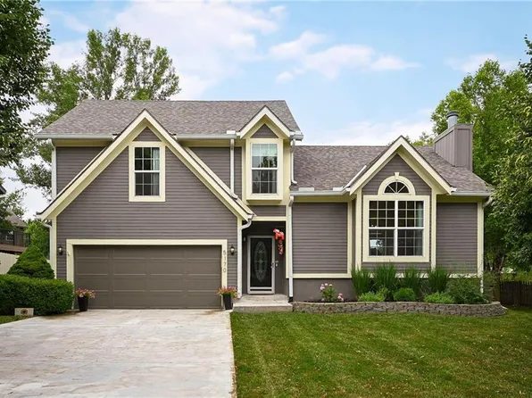 5170 Lakecrest Dr, Shawnee, KS 66218