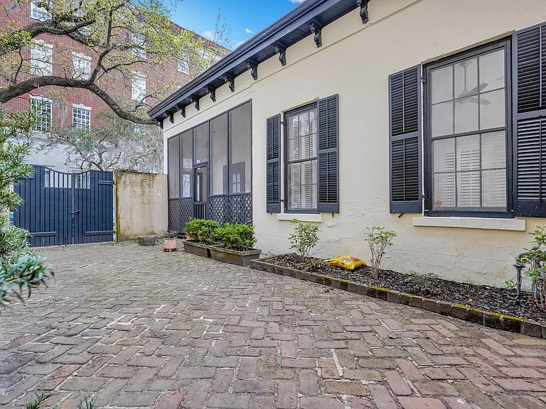 108 E Harris St — Photo 29