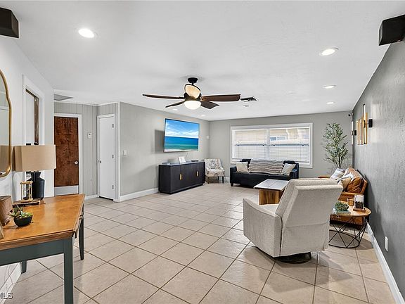 4th image of 2413 Woodland Cir