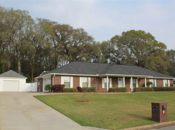 114 Britt Dr, Enterprise, AL 36330