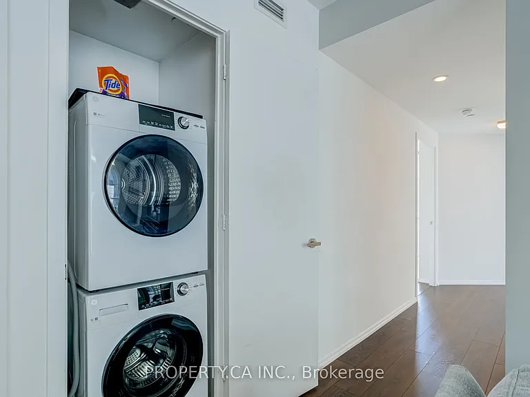 45 Charles St E #502 — Photo 31