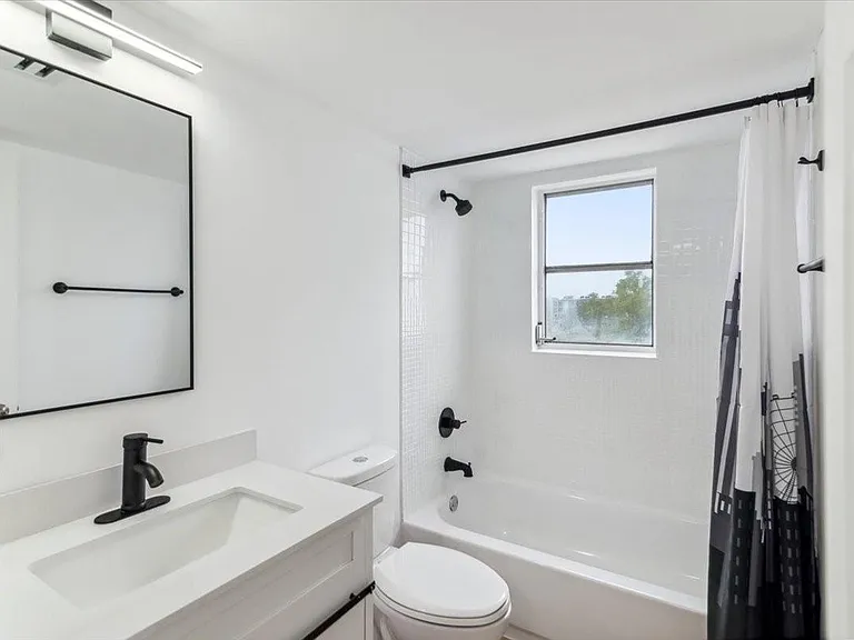 8700 N Sherman Cir — Photo 12