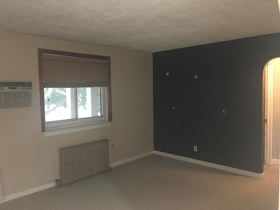 4th image of 247-21 77th Cres #2
