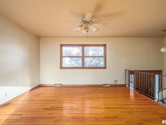 3rd image of 4104 N Linwood Ave