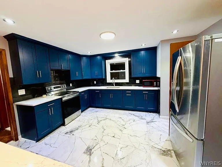 2791 N Forest Rd — Photo 8
