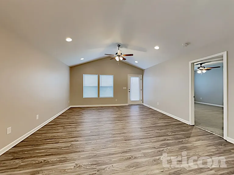 4201 Broadstairs Dr — Photo 4