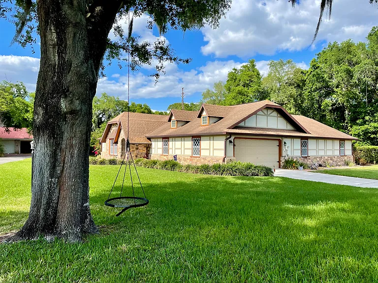 1626 Hollingsworth Crk — Photo 2