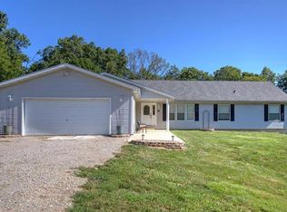 16021 Pellikan Ln, Grafton, IL 62037