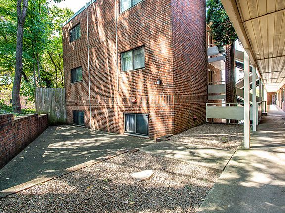 3rd image of 1800 Terrace Ave APT 8