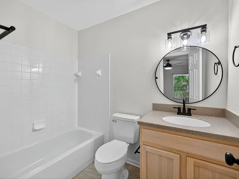 341 W Coleman Blvd #G — Photo 14