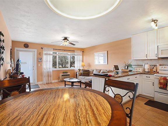 5th image of 1000 SW 11th Ave APT 17E