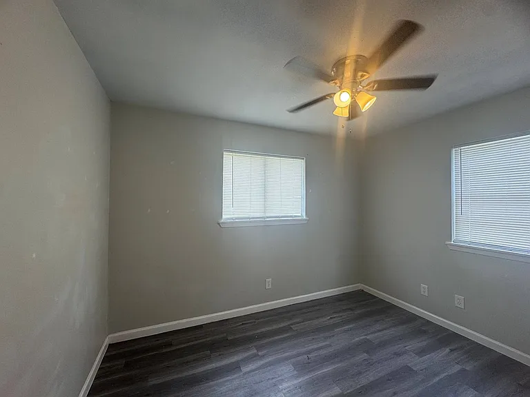 204 W Garden Dr — Photo 16
