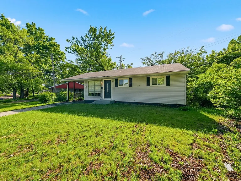 10700 Spring Garden Dr — Photo 6