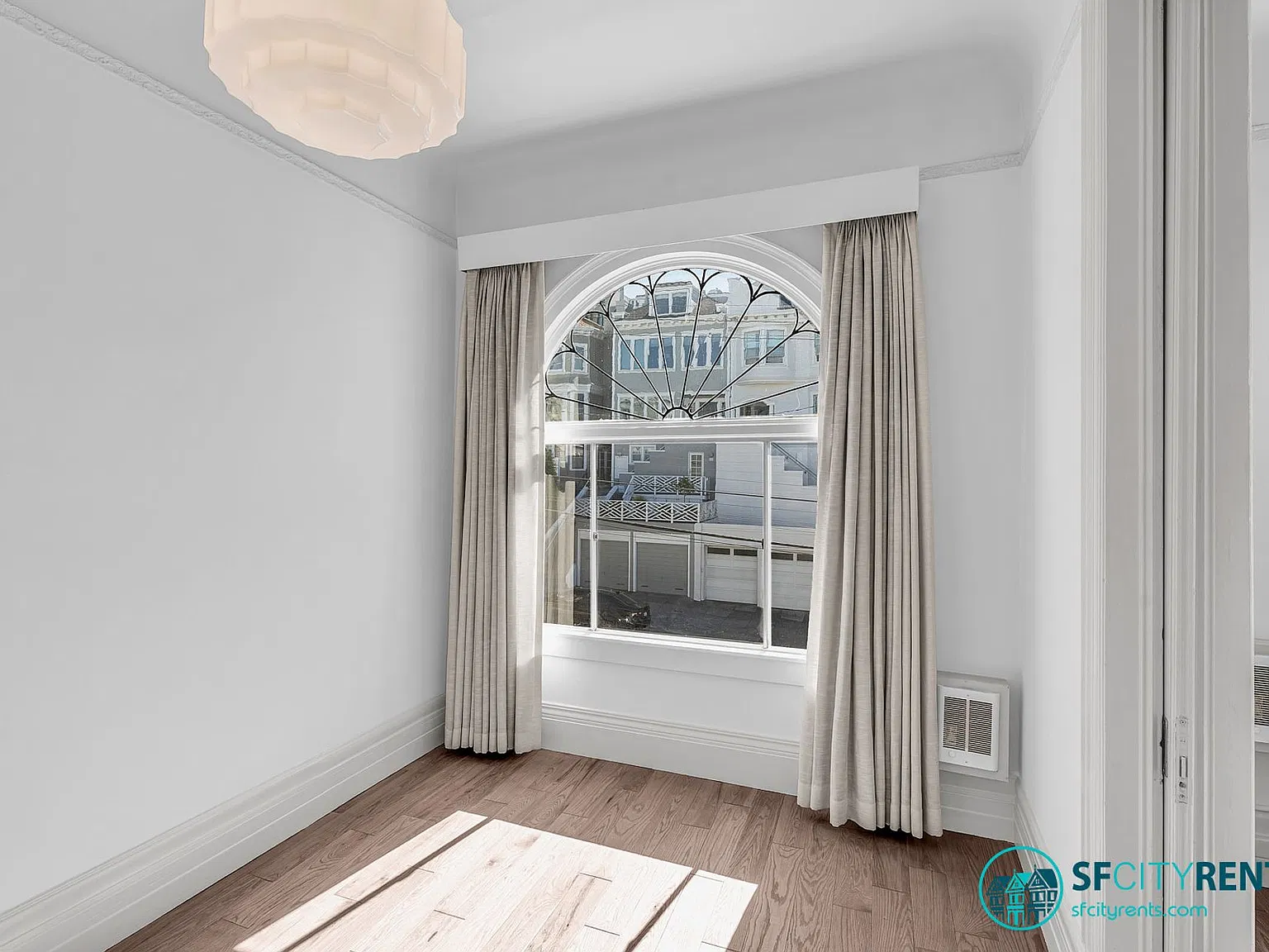 Cow Hollow: Classic 1-Bed 1-Bath just one block from Union Street — Photo 4