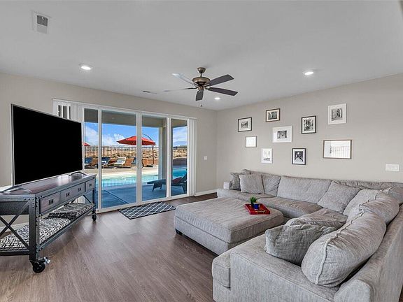 4th image of 611 S Lesina Heights Dr