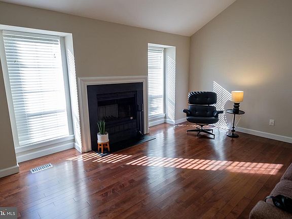 3rd image of 10910 Adare Dr