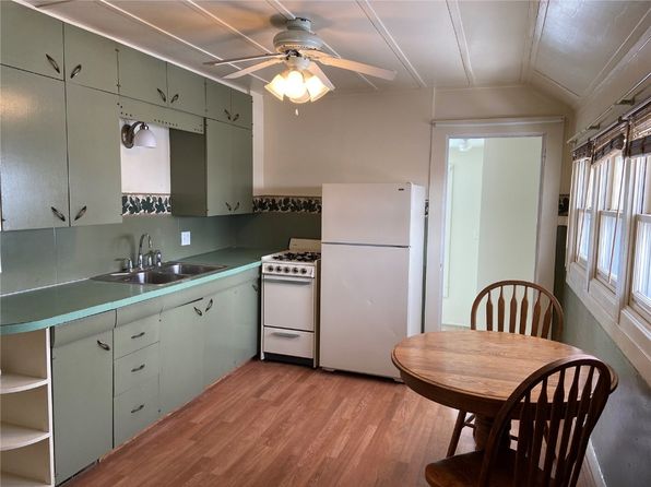 cedar-rapids-iowa-443556854 picture