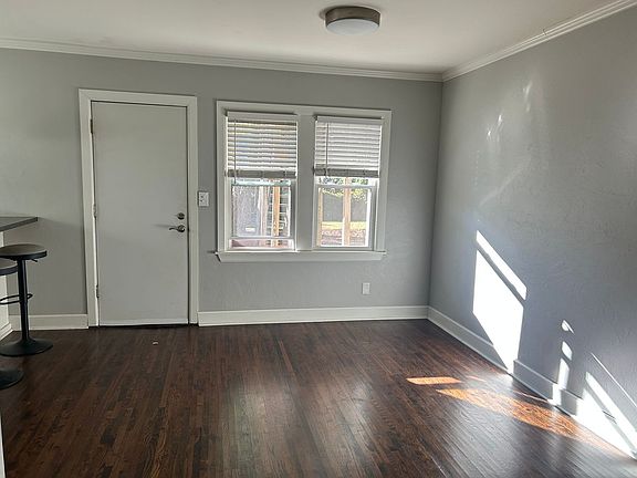 5th image of 1630 S Columbia Pl