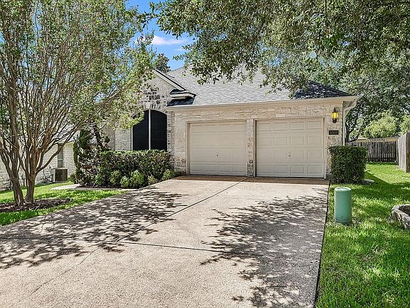 2nd image of 4003 Sable Oaks Dr