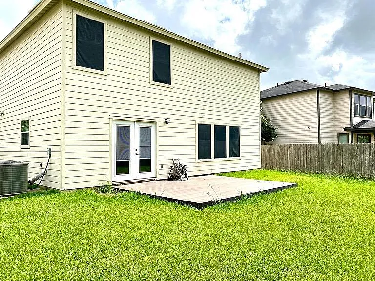731 Abundance Ln — Photo 25