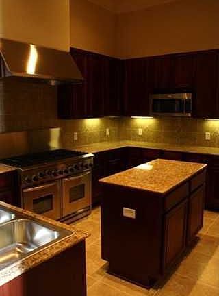 3rd image of 2801 Wexford Dr #104