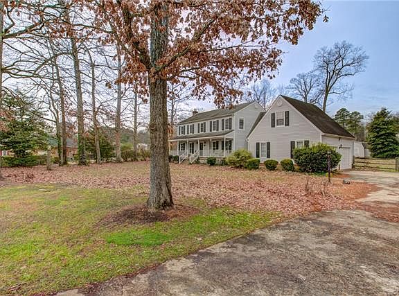 2nd image of 4916 Stornoway Dr