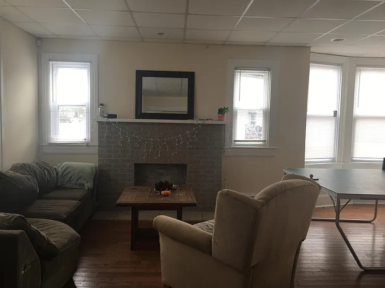 146 E High St — Photo 6